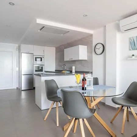 Апартаменты Arce Frontline Seaview Нерха