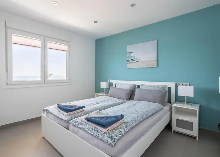 Апартаменты Arce Frontline Seaview *