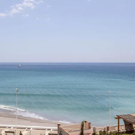 Arce Frontline Seaview Διαμέρισμα *
